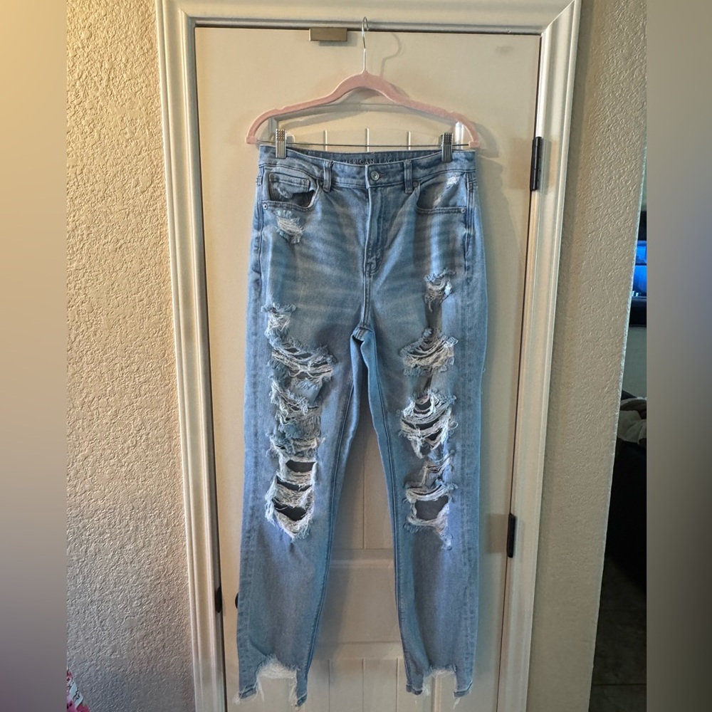American Eagle Outfitters Stretch ripped Mom Jeans High-Rise 10x-long